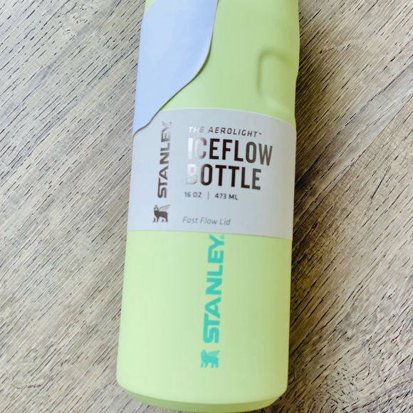 NWT🌼 Stanley Light Green IceFlow Aerolight Bottle 16oz. - Picture 6 of 8